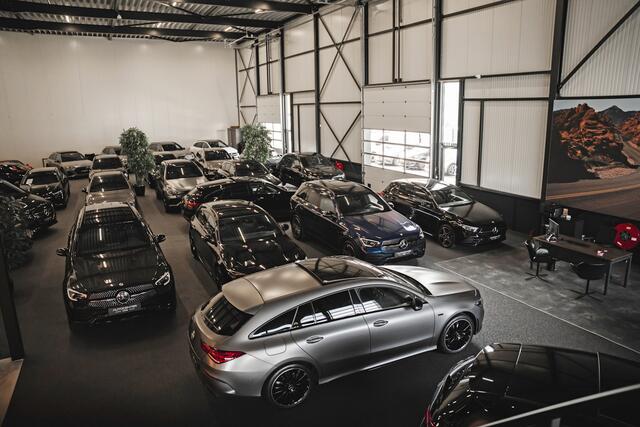 Mercedes-Benz GLC-KLASSE 300e 4MATIC AMG Premium+ ? LUCHTVERING ? ACHTERAS BESTURING ? PANO ? BURMESTER ? HEAD UP ? 360 ? MEMORY ? DIGITAL LIGHT