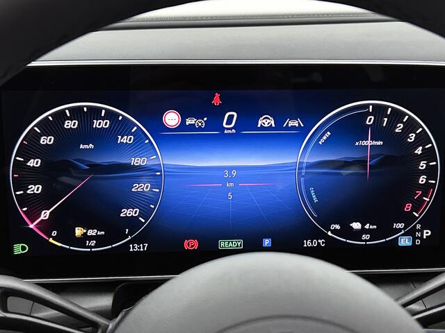 Mercedes-Benz GLC-KLASSE 300e 4MATIC Sport Edition | Premium | Nightpakket | Rijassistentiepakket Plus | Treeplanken in aluminiumlook | Trekhaak | Panoramaschuifdak | Smartphone integratie | 360° camera | Sfeerverlichting |