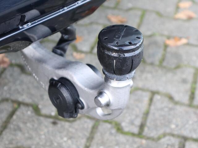 Mercedes-Benz GLC-KLASSE 300e 4MATIC AMG Line