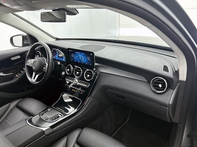 Mercedes-Benz GLC-KLASSE 300 e 4MATIC Plug-In Hybride | Alarm | Led verlichting | Digitaal Dash | Parkeerpakket met Camera | Stoelverwarming | Inclusief 24 maanden Mercedes-Benz Certified garantie voor Europa.