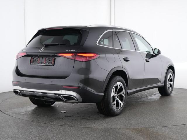 Mercedes-Benz GLC-KLASSE 300 e 4MATIC Plug-In Hybride Trekhaak | Ledkoplampen | Memory Voorstoelen | Stoel en Stuurverwarming | Parkeerpakket met achteruitcamera. Inclusief 24 maanden Mercedes-Benz Certified garantie voor Europa.