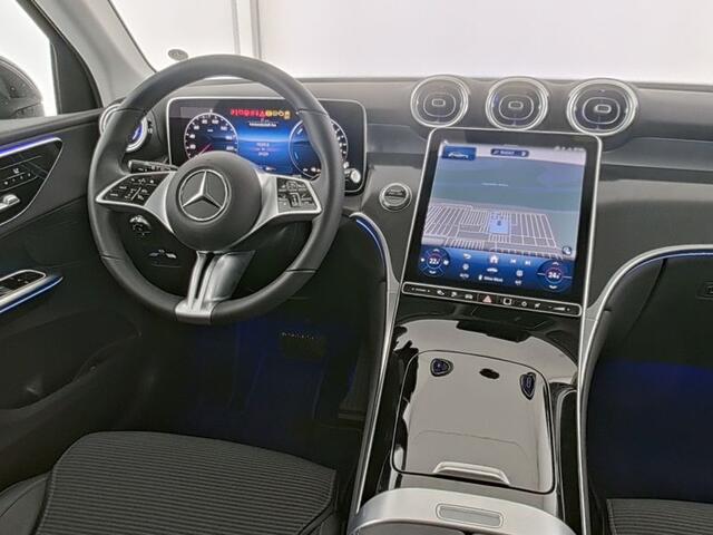 Mercedes-Benz GLC-KLASSE 300 e 4MATIC Plug-In Hybride Trekhaak | Ledkoplampen | Memory Voorstoelen | Stoel en Stuurverwarming | Parkeerpakket met achteruitcamera. Inclusief 24 maanden Mercedes-Benz Certified garantie voor Europa.