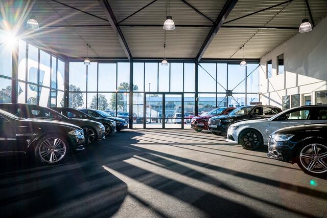 Mercedes-Benz GLC-KLASSE 300e 4MATIC AMG Line Pano | Night | 360° | MBUX | Sfeerverlichting