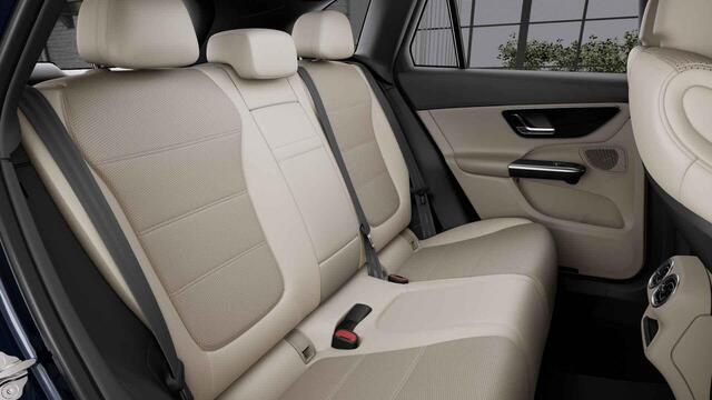 Mercedes-Benz GLC-KLASSE 300e 4MATIC Luxury Line | Panoramadak | Trekhaak | 360 graden camera | Getint glas | Memory | Stoelverwarming |