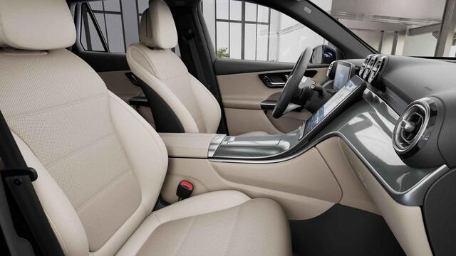 Mercedes-Benz GLC-KLASSE 300e 4MATIC Luxury Line | Panoramadak | Trekhaak | 360 graden camera | Getint glas | Memory | Stoelverwarming |