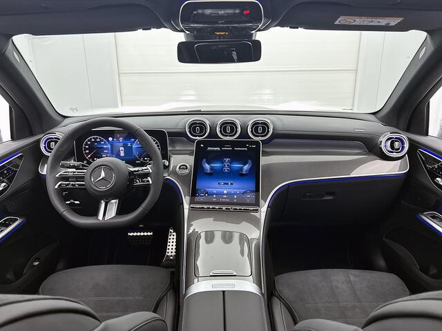 Mercedes-Benz GLC-KLASSE 300e 4MATIC Business Solution AMG | Advanced plus pakket | Trekhaak | Middenconsole metaalstructuur | Panoramaschuifdak | 20" multispaaks lichtmetalen AMG velgen | Warmtewerend, donkergetint glas |