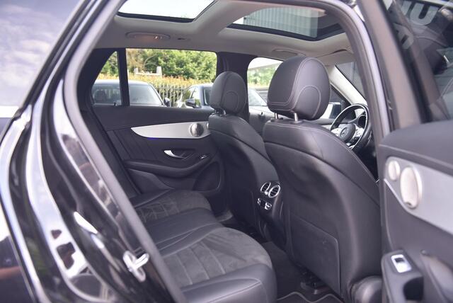 Mercedes-Benz GLC-KLASSE 300e 4MATIC Premium Plus AMG Line Pano Camera Sfeer verlichting