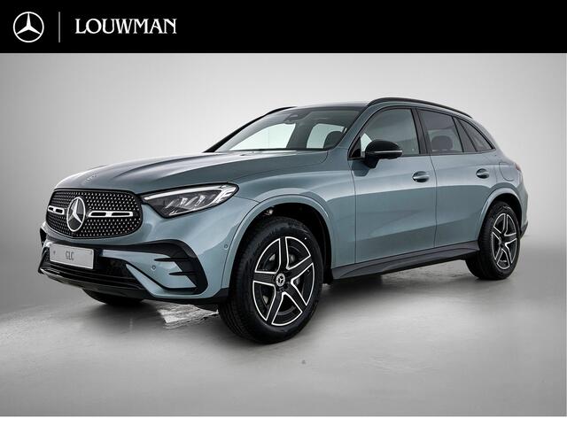 Mercedes-Benz GLC-KLASSE 300e 4MATIC Business Solution AMG | Advanced plus pakket | Nightpakket | Trekhaak | Middenconsole metaalstructuur | 19" vijfspaaks lichtmetalen AMG-velgen | URBAN GUARD Plus | Warmtewerend, donkergetint glas |