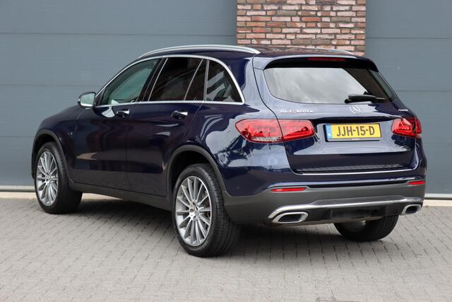Mercedes-Benz GLC-KLASSE 300e 4MATIC AMG Line | Distronic+ | Memory | Trekhaak | HUD | Verwarmd Stuurwiel | Leder | Keyless Go | Augmented Reality |