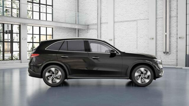 Mercedes-Benz GLC-KLASSE 300e 4MATIC AMG Line | Trekhaak | Panoramadak | Memory | Stoelverwarming | Treeplanken |