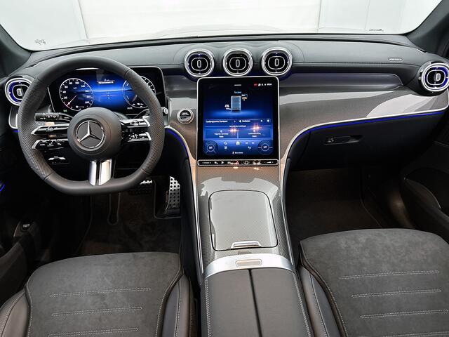 Mercedes-Benz GLC-KLASSE 300e 4MATIC Business Solution AMG | Advanced plus pakket | Nightpakket | Middenconsole metaalstructuur | Trekhaak | 19" vijfspaaks lichtmetalen AMG-velgen | URBAN GUARD Plus | Warmtewerend, donkergetint glas |