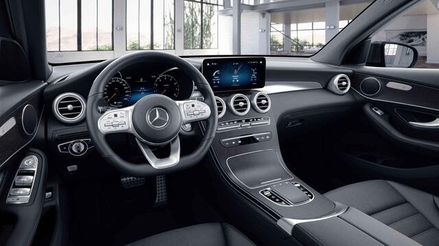 Mercedes-Benz GLC-KLASSE 300e 4MATIC Business Solution AMG | Trekhaak | Night | Panoramadak | Stoelverwarming | Achteruitrijcamera |