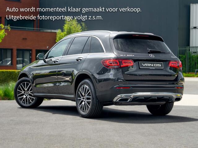 Mercedes-Benz GLC-KLASSE GLC 300 e 4Matic | Panorama | Trekhaak | Distrtonic