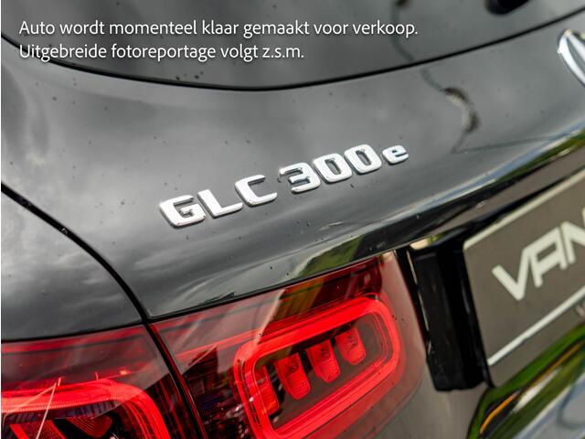 Mercedes-Benz GLC-KLASSE GLC 300 e 4Matic | Panorama | Trekhaak | Distrtonic