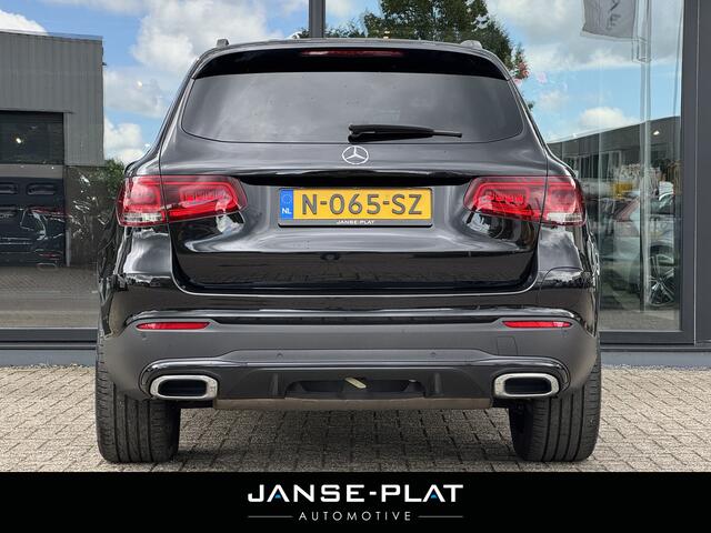 Mercedes-Benz GLC-KLASSE 300e 4MATIC AMG Pano | Trekhaak | Camera |