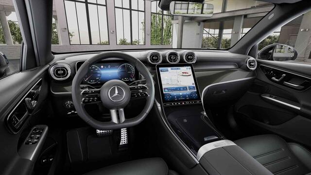 Mercedes-Benz GLC-KLASSE 300e 4MATIC Business Solution AMG | Premium Pakket | Trekhaak | Nightpakket | Panoramaschuifdak | Winterpakket |