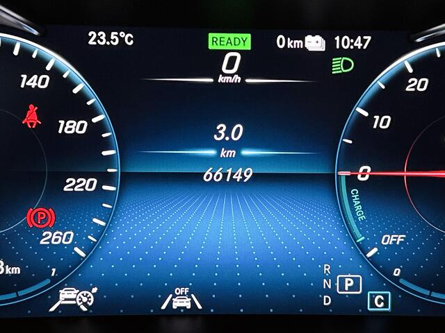 Mercedes-Benz GLC-KLASSE 300e 4MATIC AMG Nightpakket | Schuif-Kanteldak | Distronic | Memory | Alarm | 360°-camera | CarPlay | Sfeerverlichting | Inclusief 24 maanden Mercedes-Benz Certified garantie voor Europa.