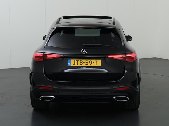 Mercedes-Benz GLC-KLASSE 300e 4MATIC Sport Edition | Panoramaschuifdak | Premium pakket | Nightpakket | 360° camera | Dodehoekassistent | DIGITAL LIGHT |