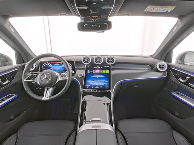 Mercedes-Benz GLC-KLASSE 300 e 4MATIC Plug-In Hybride Trekhaak | Zwarte Hemel | Memory Stoelen | Stuur en Stoelverwarming. Inclusief 24 maanden MB Certified garantie voor Europa.