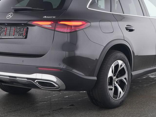 Mercedes-Benz GLC-KLASSE 300 e 4MATIC Plug-In Hybride Trekhaak | Zwarte Hemel | Memory Stoelen | Stuur en Stoelverwarming. Inclusief 24 maanden MB Certified garantie voor Europa.