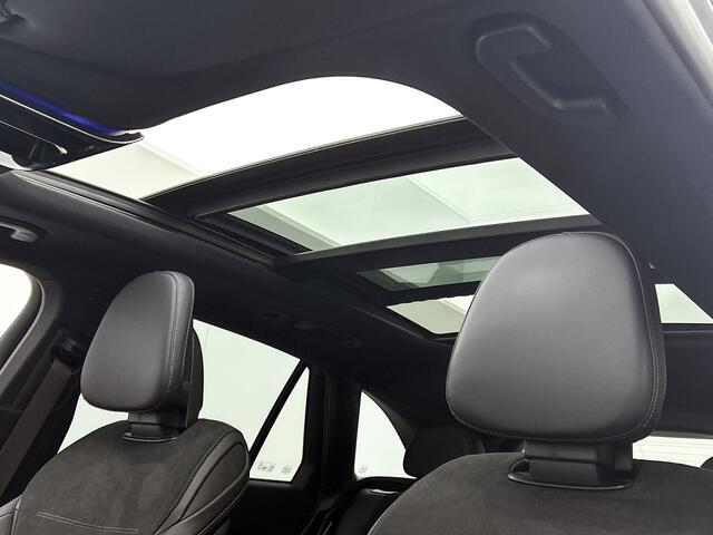 Mercedes-Benz GLC-KLASSE 300 e 4MATIC AMG line | Panorama schuifdak | Night pakket | Burmester Sound | Distronic | Treeplanken | 360gr camera | Inclusief 24 maanden MB Certified garantie voor Europa.