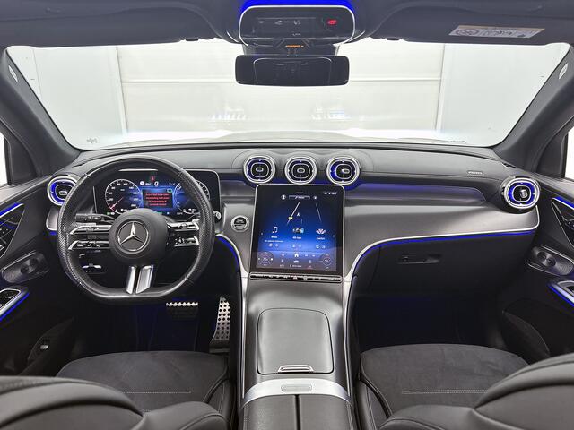 Mercedes-Benz GLC-KLASSE 300 e 4MATIC AMG line | Panorama schuifdak | Night pakket | Burmester Sound | Distronic | Treeplanken | 360gr camera | Inclusief 24 maanden MB Certified garantie voor Europa.