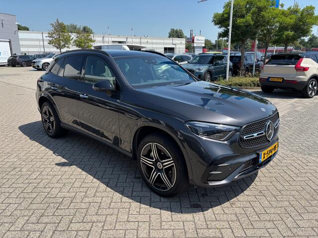 Mercedes-Benz GLC-KLASSE 300e AMG // Panorama dak // Trekhaak // Burmester // Headup // Memory Stoelen // Distronic // 360 Camera