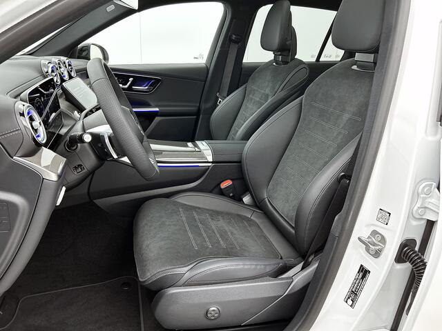 Mercedes-Benz GLC-KLASSE 300e 4MATIC Business Solution AMG | Advanced plus | Nightpakket | Trekhaak | Panoramaschuifdak | Treeplanken | Middenconsole metaalstructuur | 20 inch vijfspaaks lichtmetalen AMG-velgen |