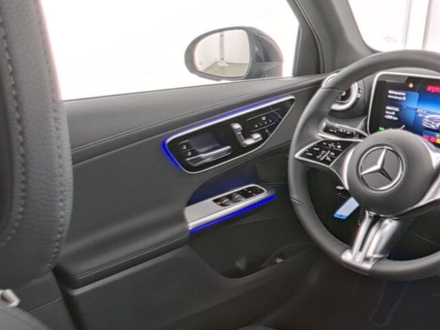 Mercedes-Benz GLC-KLASSE 300 e 4MATIC Plug-In Hybride Edition AVANTGARDE | Trekhaak | 19 Inch velgen | AC en DC lader | Zwarte Hemel | Distronic | Stuur en Stoelverwarming. Inclusief 24 maanden Mercedes-Benz Certified garantie voor Europa.
