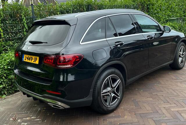 Mercedes-Benz GLC-KLASSE 200 4M AMG ** LED, MBUX+, PRIVACY, SPIEGEL- PACK, 19-inch LMV, DODE HOEK ** UNFALLFREI - VOL. MB-ONDERH. ** ** INFORMEER OOK NAAR ONZE AANTREKKELIJKE FINANCIAL-LEASE TARIEVEN **