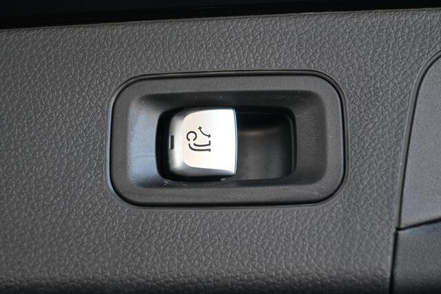 Mercedes-Benz GLC-KLASSE 300e 4MATIC Business Solution AMG | TREKHAAK | SCHUIF/KANTELDAK | 360 CAMERA | STOELVERWARMING | MEMORY | NAVI | APPLECARPLAY/ANDROIDAUTO | ALL-SEASONBANDEN | PDC | LMV