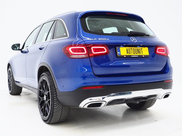 Mercedes-Benz GLC-KLASSE 300e 4MATIC Premium Plus | Panoramadak | Trekhaak | Massage | Leder | Stoelkoeling | Sfeerlicht | Carplay