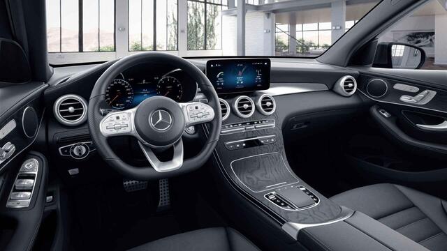 Mercedes-Benz GLC-KLASSE 300e 4MATIC AMG Line | Panoramadak | Memory | Stoelverwarming | Digitaal dashboard |
