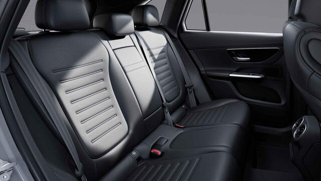 Mercedes-Benz GLC-KLASSE 300e 4MATIC Business Solution AMG | Premium Pakket | Winterpakket | Night | Trekhaak | Treeplanken |