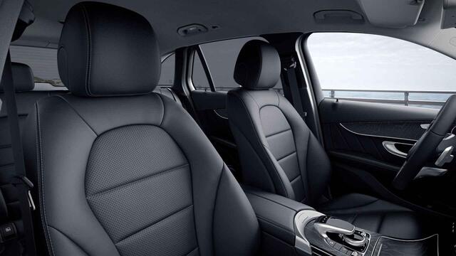 Mercedes-Benz GLC-KLASSE 250 4MATIC Premium Plus | Trekhaak | AMG | Getint glas |