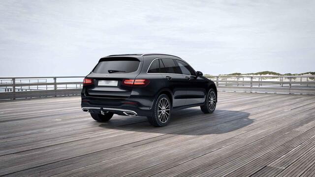 Mercedes-Benz GLC-KLASSE 250 4MATIC Premium Plus | Trekhaak | AMG | Getint glas |