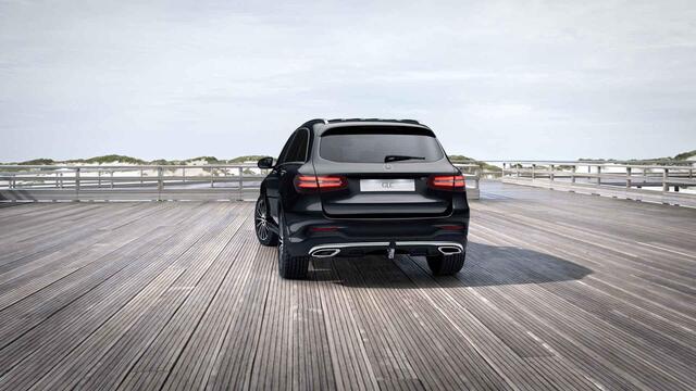 Mercedes-Benz GLC-KLASSE 250 4MATIC Premium Plus | Trekhaak | AMG | Getint glas |