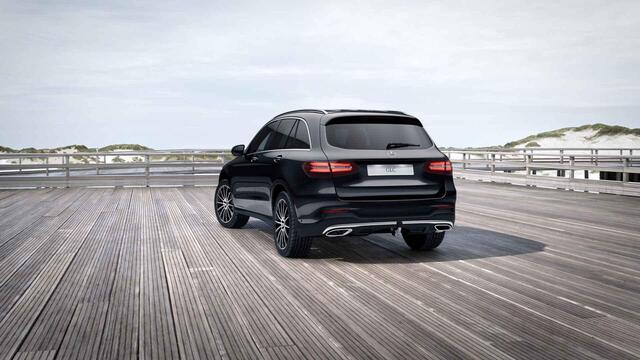 Mercedes-Benz GLC-KLASSE 250 4MATIC Premium Plus | Trekhaak | AMG | Getint glas |
