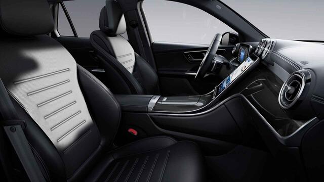 Mercedes-Benz GLC-KLASSE 300e 4MATIC Business Solution AMG | Premium | Treeplanken | Panoramaschuifdak | Trekhaak | Night Pakket |