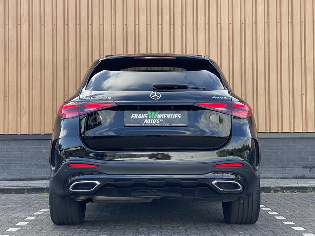 Mercedes-Benz GLC-KLASSE 220d 4MATIC AMG Line | 360 Camera | Panoramadak | Sfeerverlichting | Digital Light | Zwenkhaak | Burmester | Apple Carplay | Keyless |