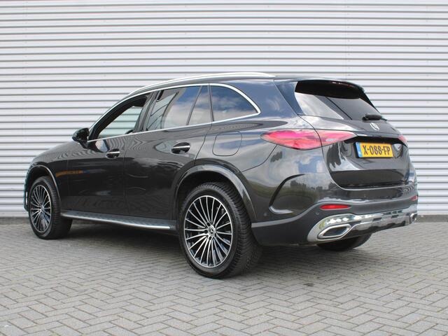 Mercedes-Benz GLC-KLASSE 300e 4MATIC AMG Line | 360 Camera | Schuifdak | Cruise adapt. | 20" LM | HUD | Treeplanken | Dodehoek detectie | Stoelverwarming + geheugen | BTW auto |