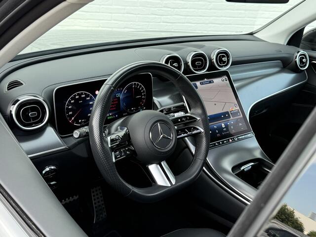 Mercedes-Benz GLC-KLASSE 300e 4MATIC AMG Line | Pano | Trekhaak | Distronic | Camera | 20 inch
