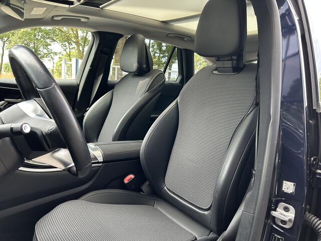 Mercedes-Benz GLC-KLASSE 300e 4Matic // Trekhaak // Panoramadak // 360 Camera // Distronic // GRATIS Winterbandenset // Carplay