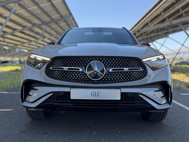 Mercedes-Benz GLC-KLASSE 300e 4MATIC Business Solution AMG | Night | Panoramadak | Premium | Burmester | Winter Pakket | Trekhaak |