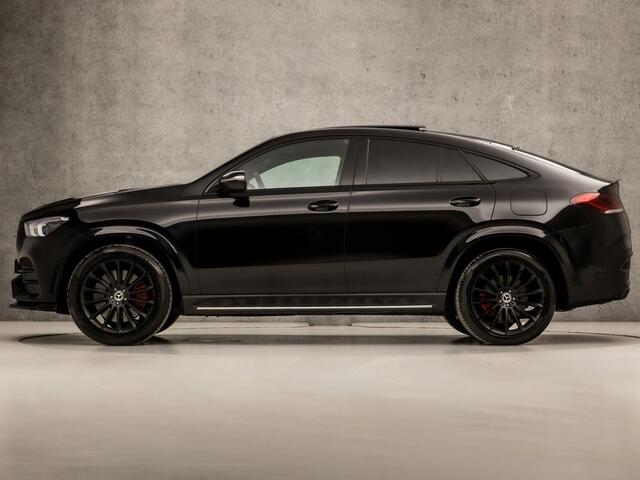 Mercedes-Benz GLE-KLASSE Coupé 350 e 4MATIC AMG 334Pk Automaat (PANORAMADAK, SFEERVERLICHTING, AMG SPORTSTUUR, LEDER/ALCANTARA, TREEPLANKEN, STUUR/STOELVERWARMING, ADAPTIVE CRUISE, APPLE CARPLAY, NIEUWSTAAT)