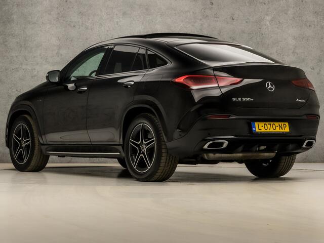 Mercedes-Benz GLE-KLASSE Coupé 350 e AMG 4MATIC 334Pk Automaat (SCHUIFDAK, APPLE CARPLAY, LUCHTVERING, MEMORY SEATS, STOELKOELING, SFEERVERLICHTING, TREEPLANKEN, MULTIBEAM LED, ADAPTIVE CRUISE, TREKHAAK, 360 CAMERA, NIEUWSTAAT)