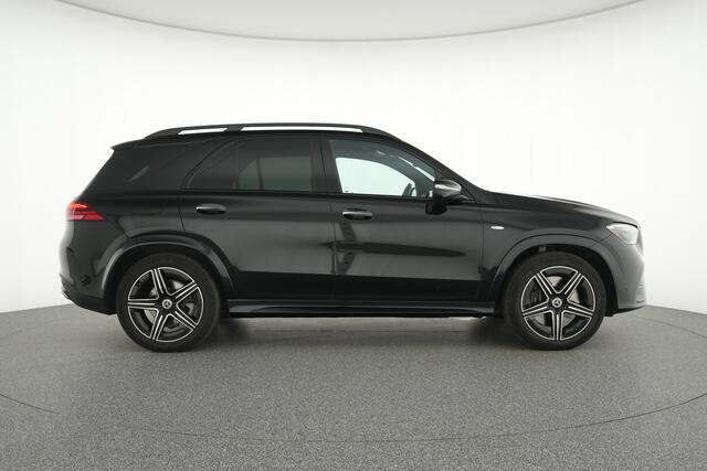 Mercedes-Benz GLE-KLASSE 400 AMG-Line // Luchtvering // Trekhaak 3.500kg // Distronic // Leder // Memory // Panoramadak // 360 Camera // Headup