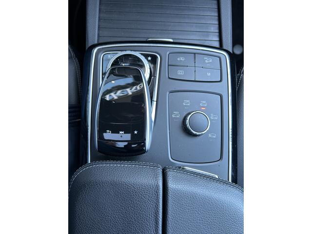 Mercedes-Benz GLE-KLASSE 350 d 4Matic AMG // Luchtvering // Panoramadak // Trekhaak 3500kg // 360 Camera // Leder