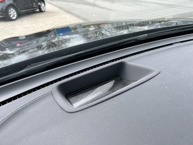 Mercedes-Benz Glc Coupé 300e AMG // Headup // Luchtvering // Memory // Burmester // 360 Camera // Distronic // Rijassistentie pakket // Keyless // Sfeerverlichting