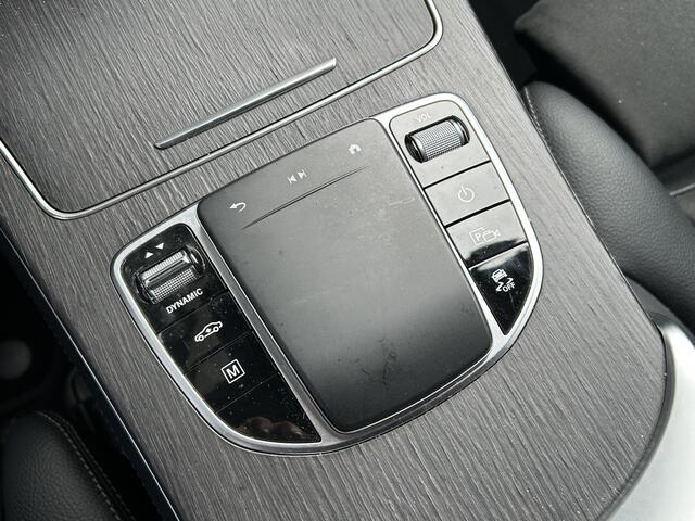 Mercedes-Benz Glc Coupé 300e AMG // Headup // Luchtvering // Memory // Burmester // 360 Camera // Distronic // Rijassistentie pakket // Keyless // Sfeerverlichting